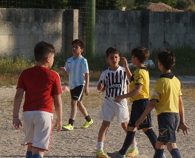 tutte le foto dell' Esordio dei piccoli Amici nel campionato Pulcini